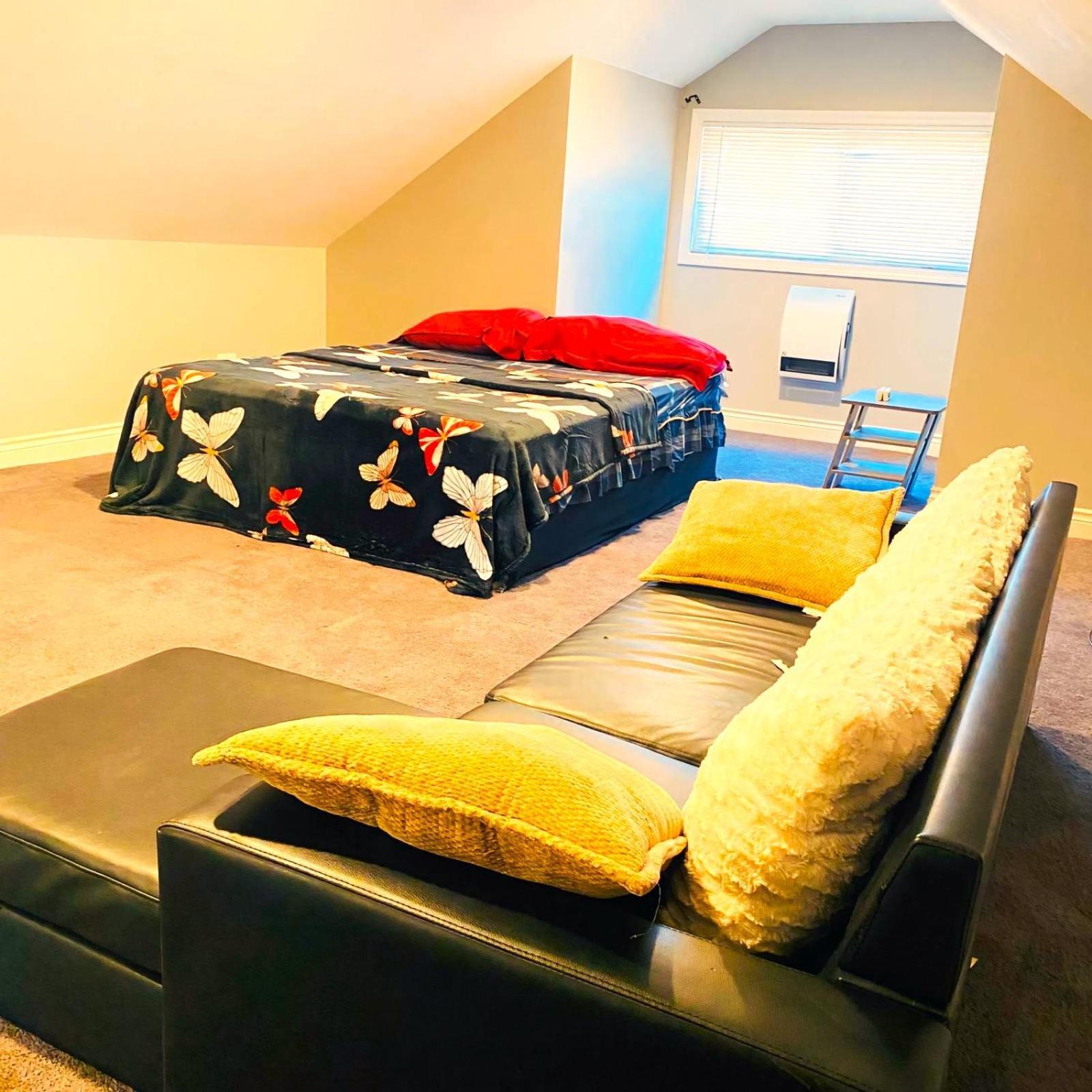 Fully Equipped Cozy 4/5 Br Apartment Чикаго Екстериор снимка