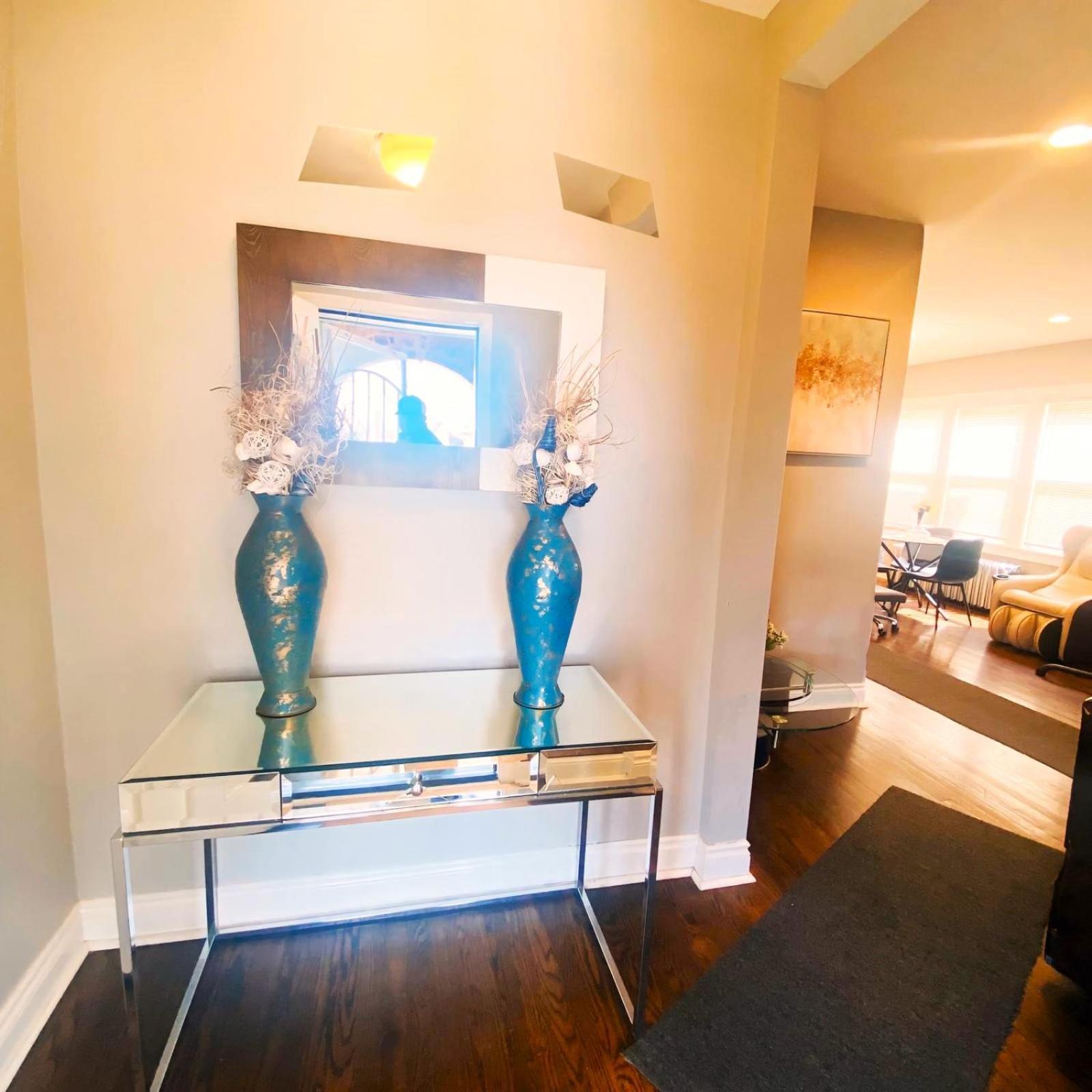 Fully Equipped Cozy 4/5 Br Apartment Чикаго Екстериор снимка