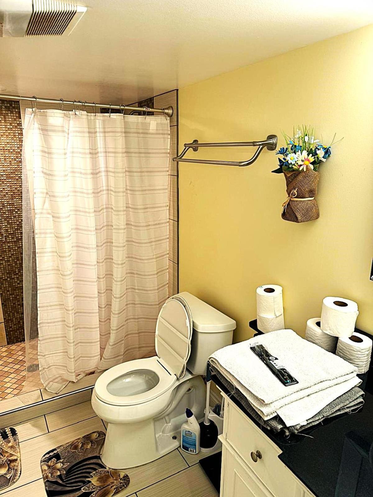Fully Equipped Cozy 4/5 Br Apartment Чикаго Екстериор снимка