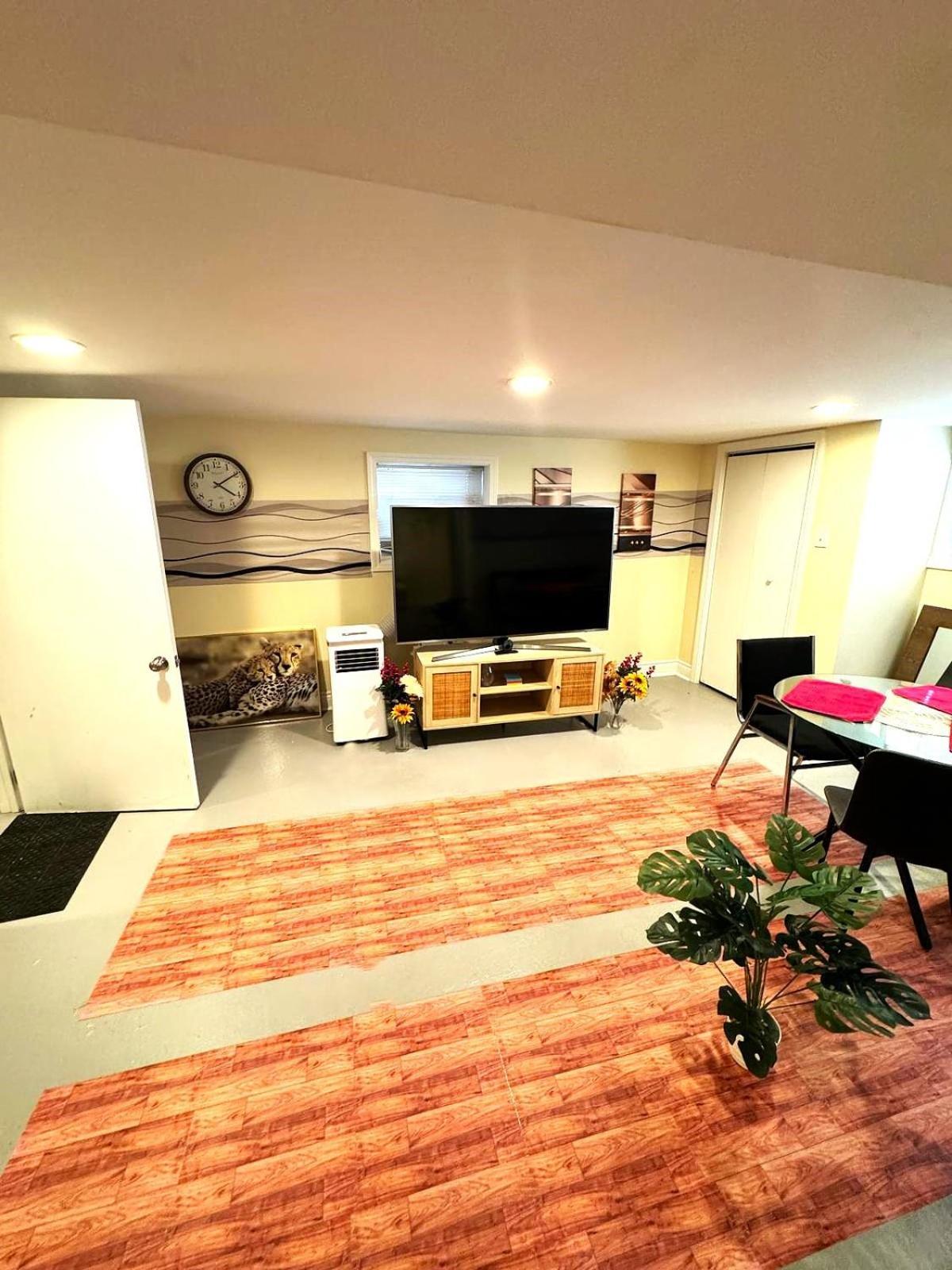 Fully Equipped Cozy 4/5 Br Apartment Чикаго Екстериор снимка