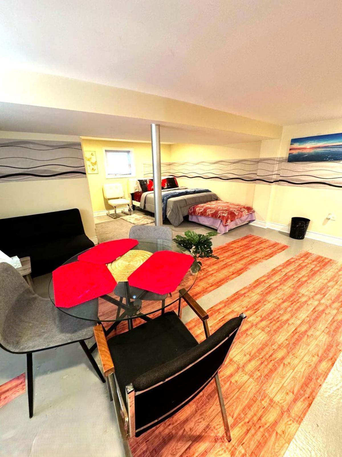 Fully Equipped Cozy 4/5 Br Apartment Чикаго Екстериор снимка